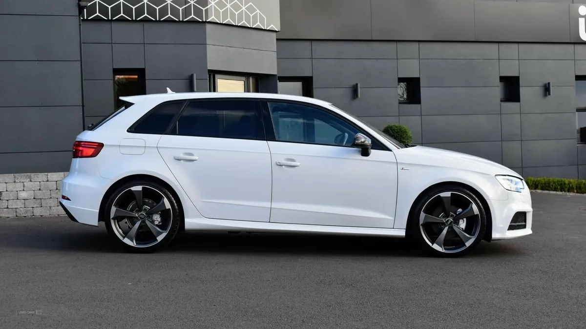 Audi A3 1.4 A3 Sportback Black Edition TFSI Semi-A - Image 3