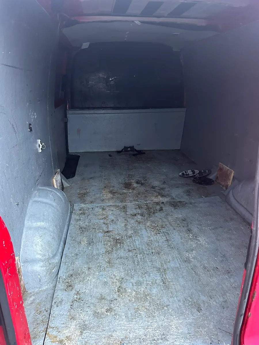 07 Volkswagen Transporter 2.5 DOE 9/26 tax2/26 - Image 3