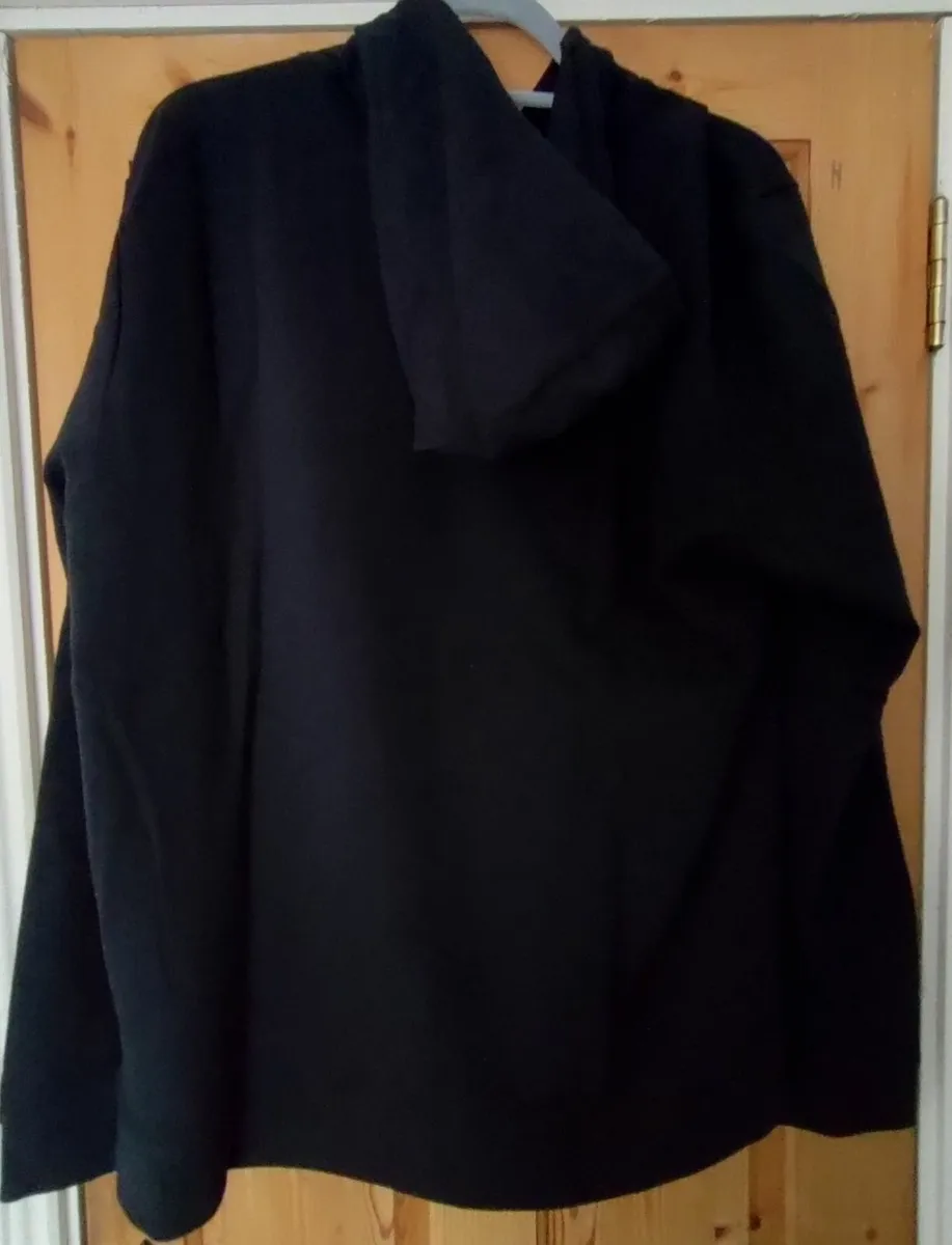 Oakley Hoodie XL New - Image 4