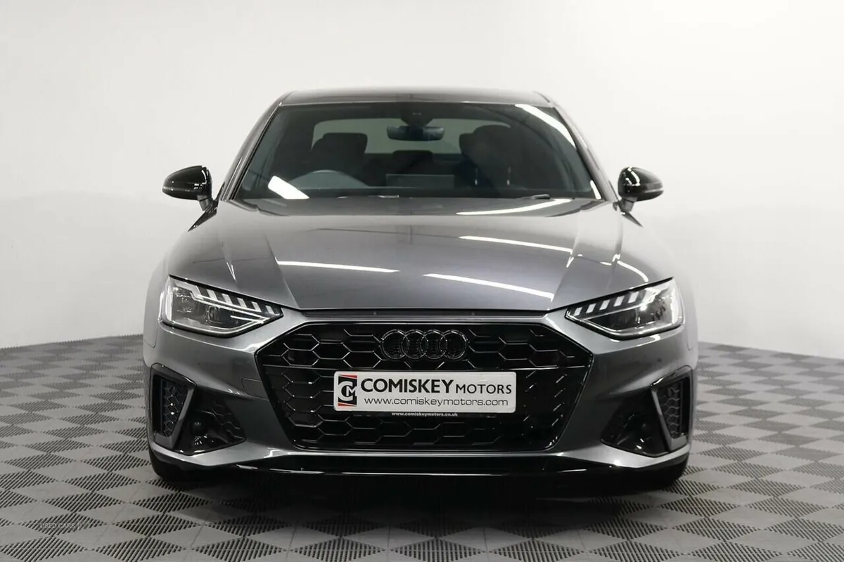 Audi A4 TDI Black Edition - Image 2