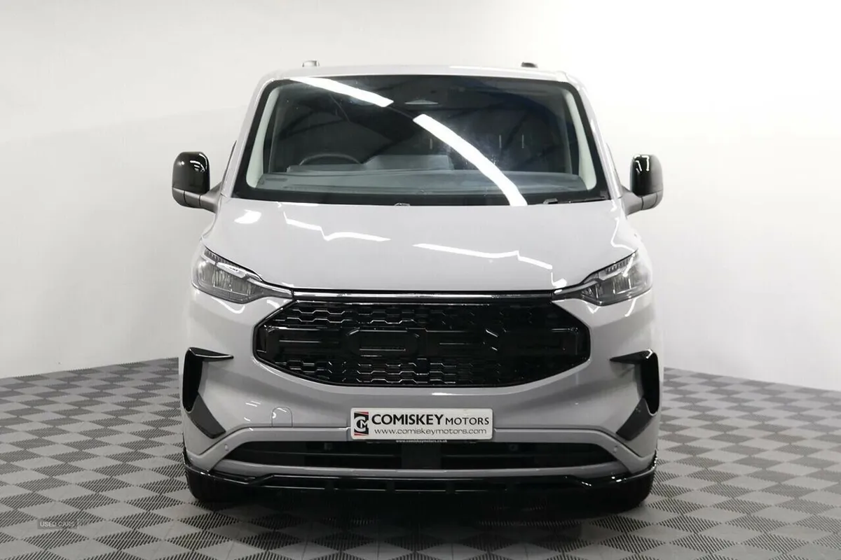 Ford Transit Custom 320 EcoBlue Limited Crew Van D - Image 2