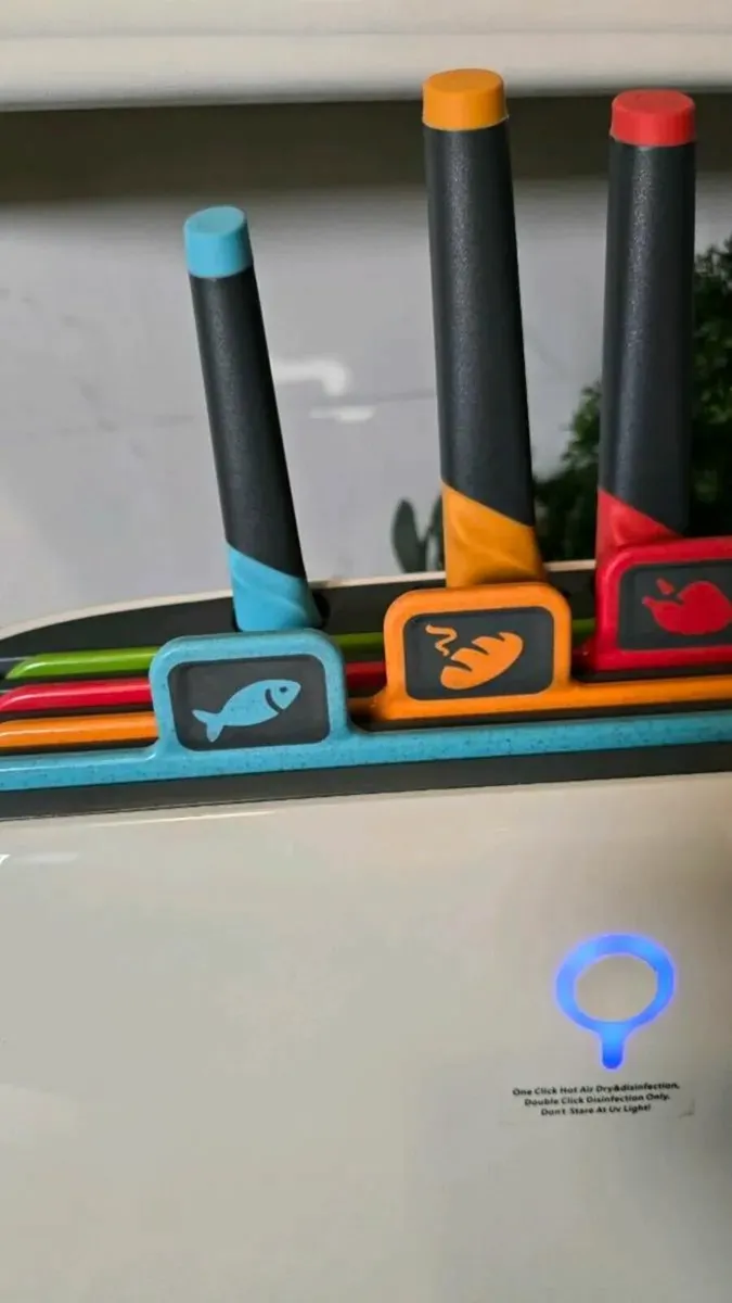 Kitchen Chopping board and knife set uv brand new - Image 3