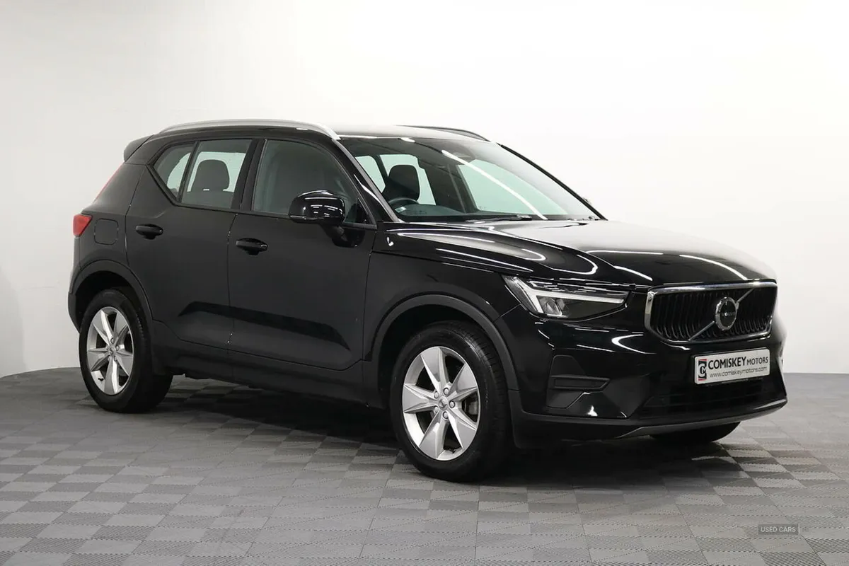 Volvo XC40 B3 MHEV Core - Image 1