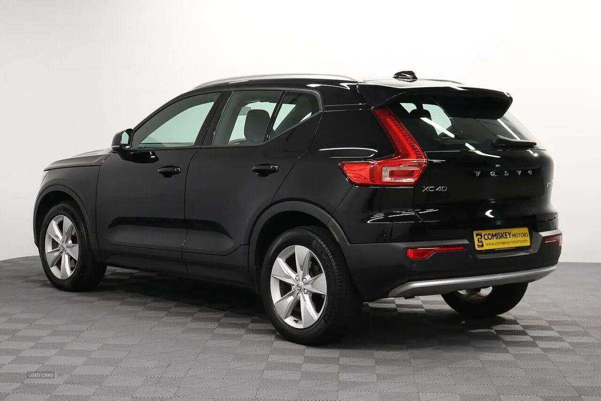 Volvo XC40 B3 MHEV Core - Image 4