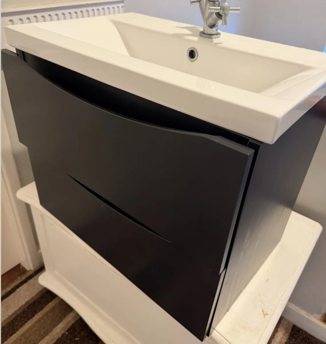 Tap, sink & 2 drawer wall mounted bathroom unit - Image 1
