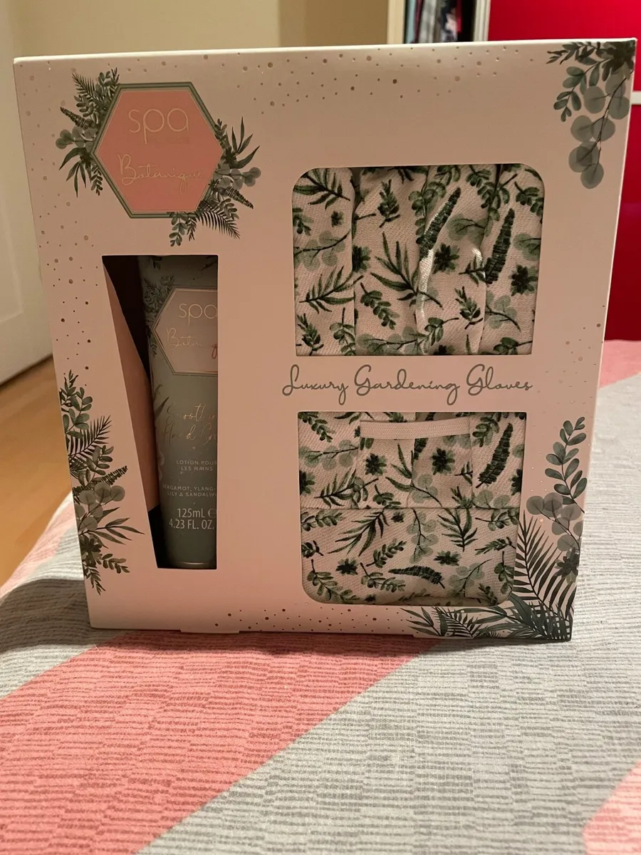 Gardening gloves set and Hand Cream