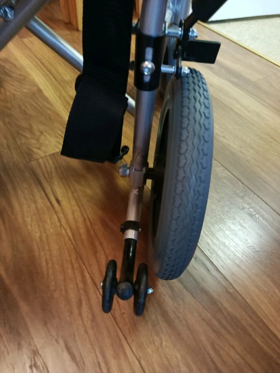 Wheelchair - Image 4