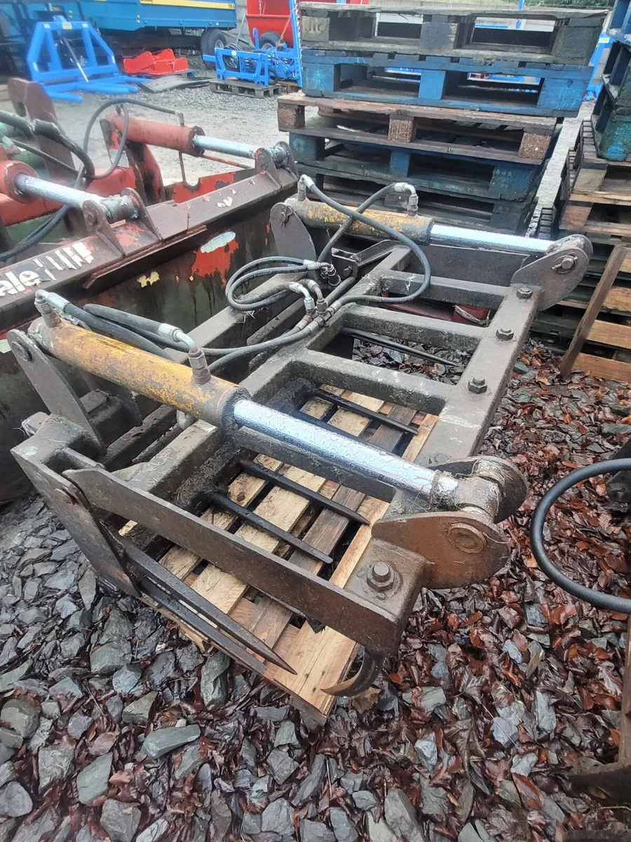 Rossmore 4ft Tine Grab - Image 1