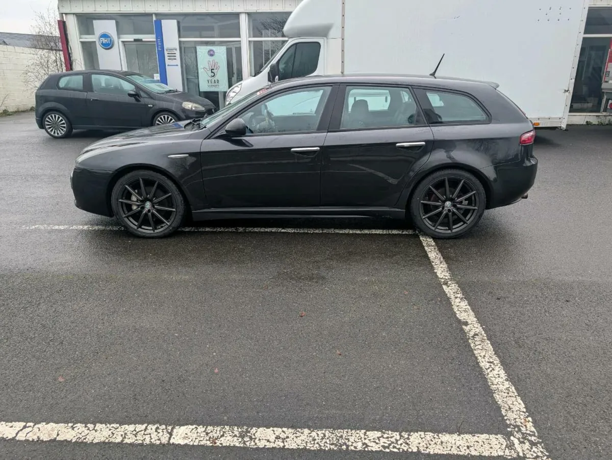 Exceptional Alfa Romeo 159 sw - Image 4