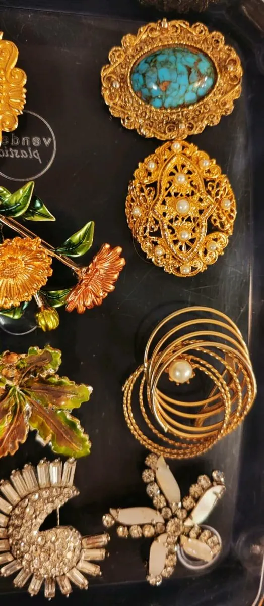 10 retro and vintage brooches - Image 3