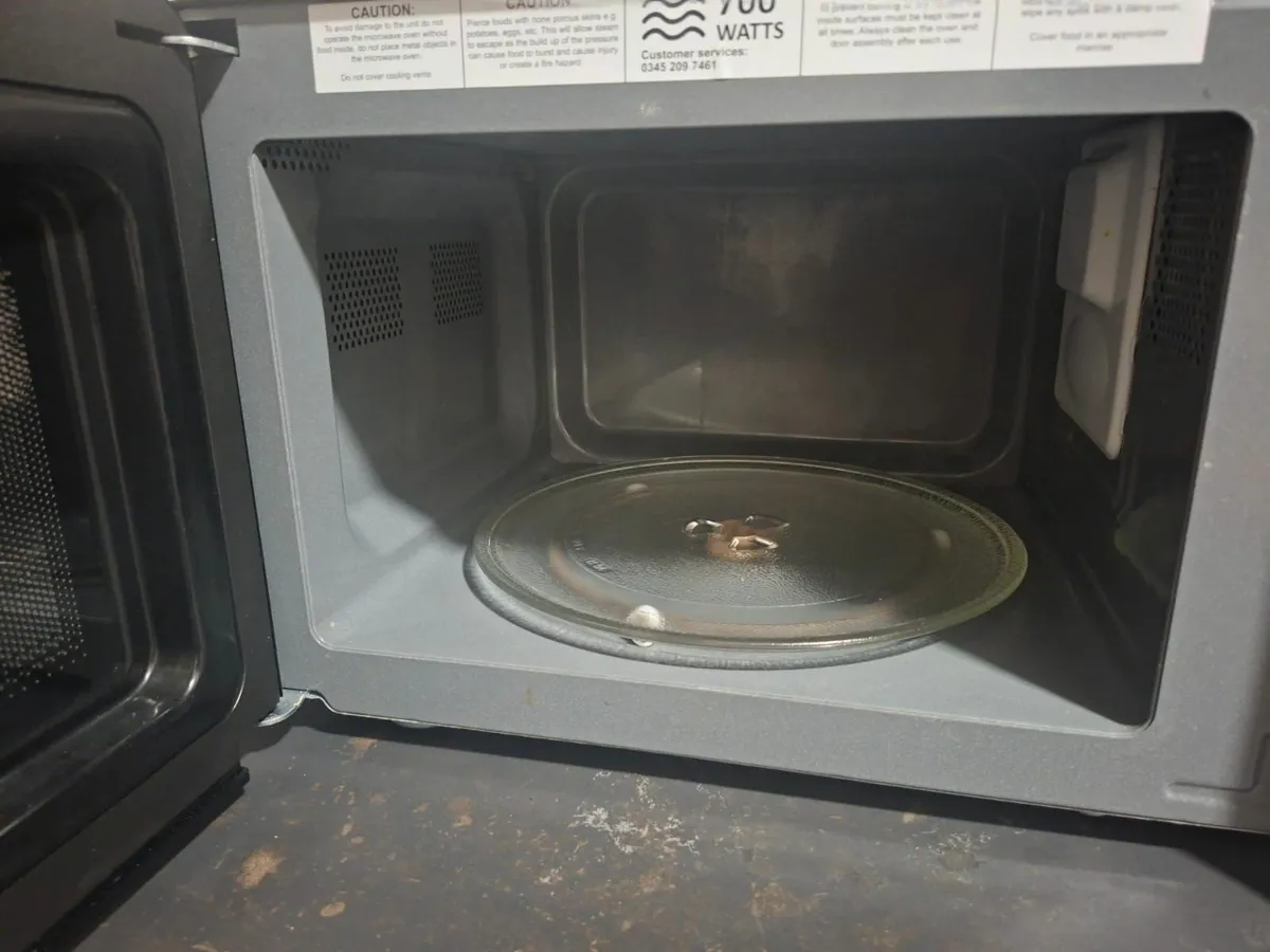 Russell Hobbs Microwave - Great condition - Image 2