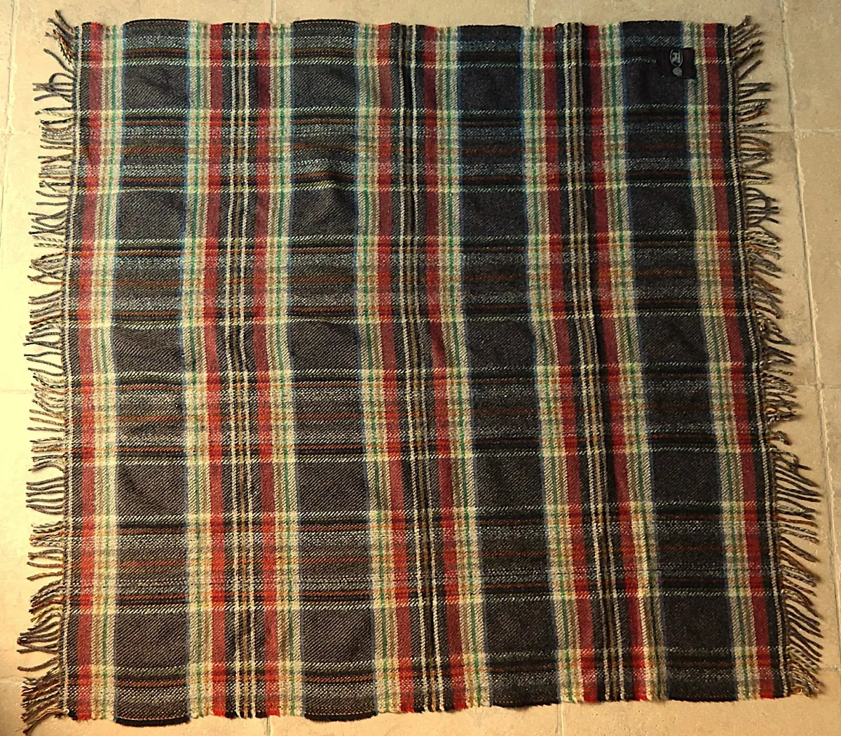 Large Vintage Edinburgh Woolen Mills Wool Blanket - Image 3