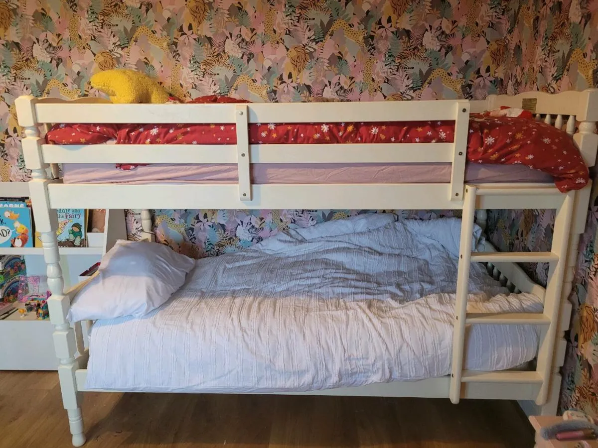 Bunk bed - Image 1