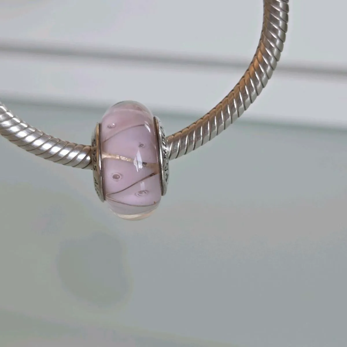 Pandora charm pink murano glass - Image 2