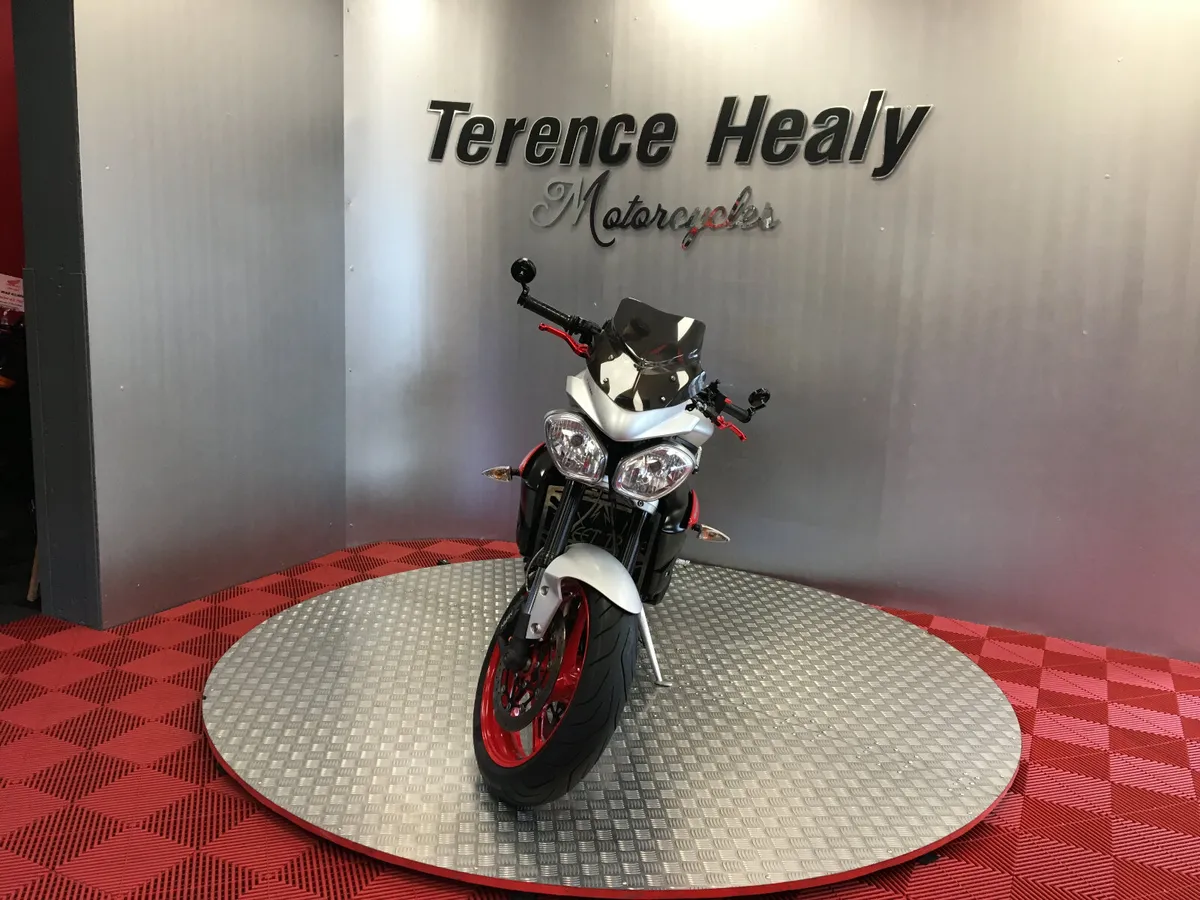 2015 Triumph Street Triple R 675 Model - Image 4
