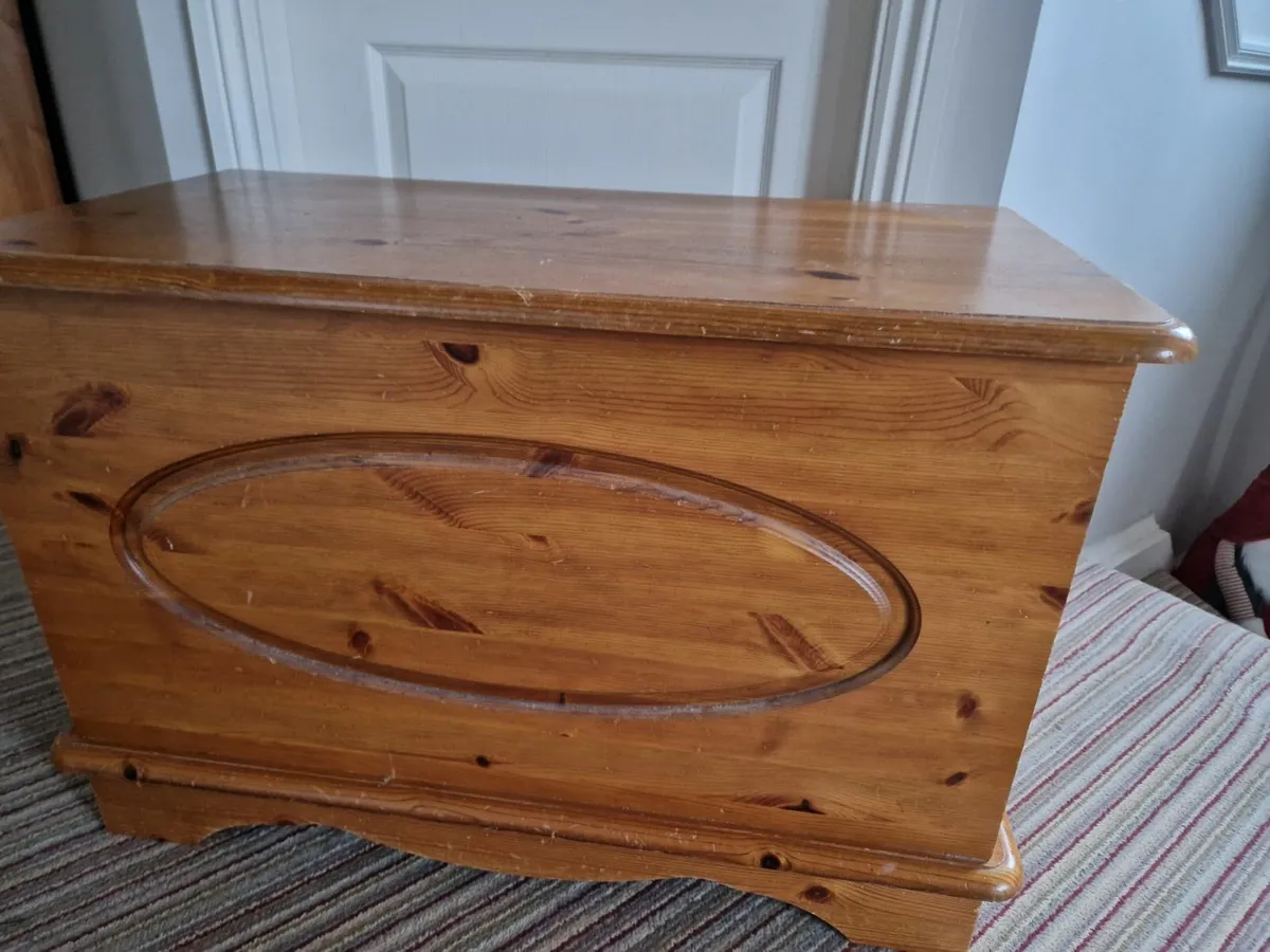 Blanket box - Image 1