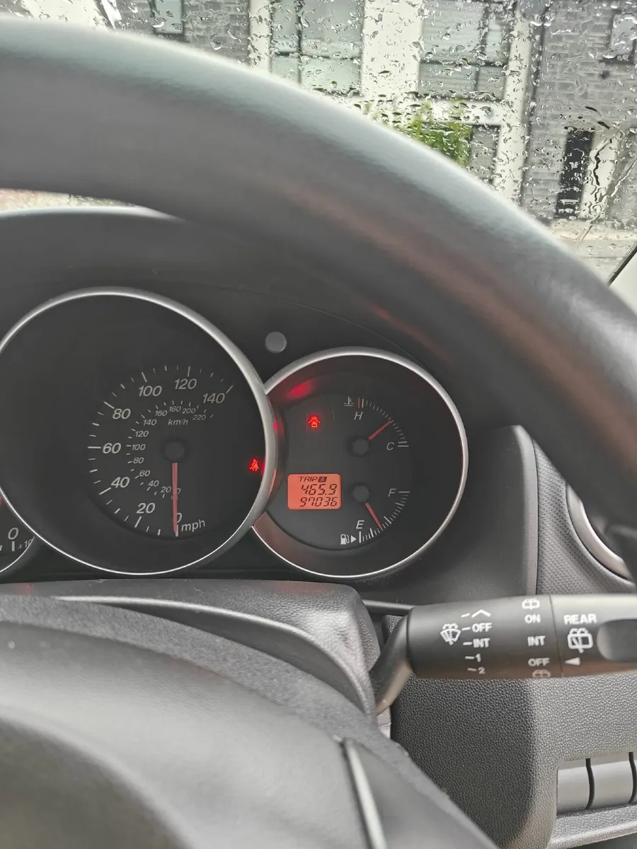 Mazda Mazda3 2004 - Image 2