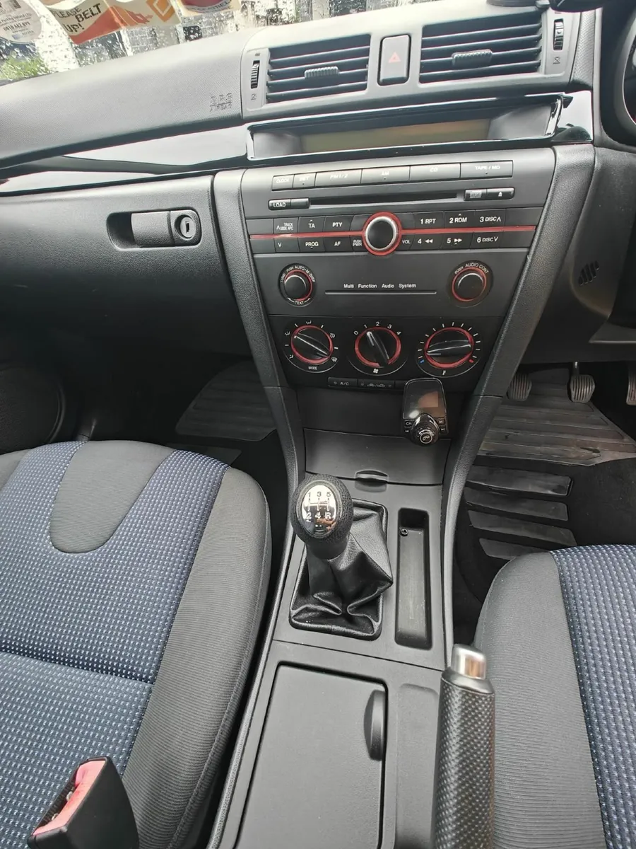 Mazda Mazda3 2004 - Image 3
