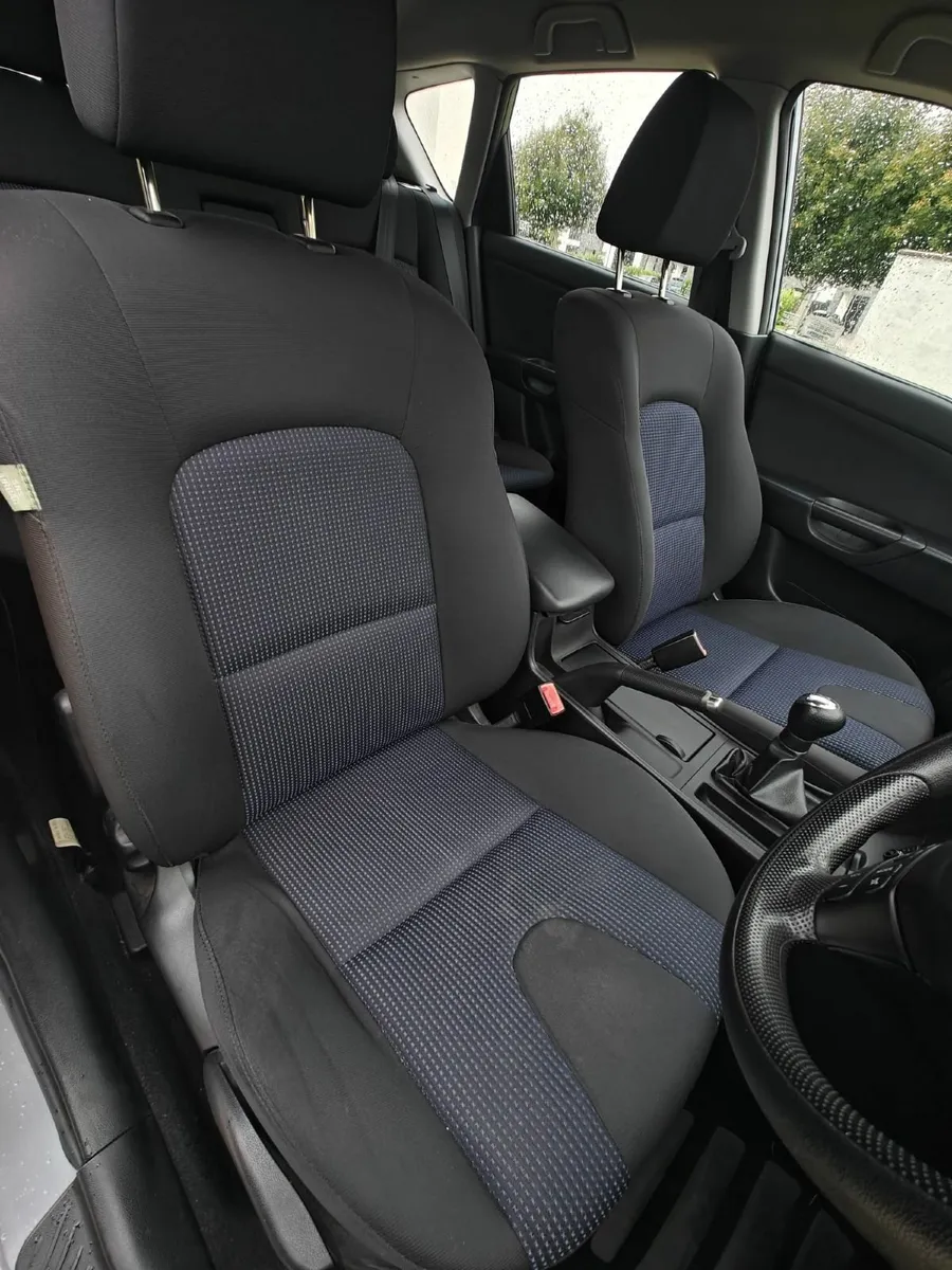 Mazda Mazda3 2004 - Image 4