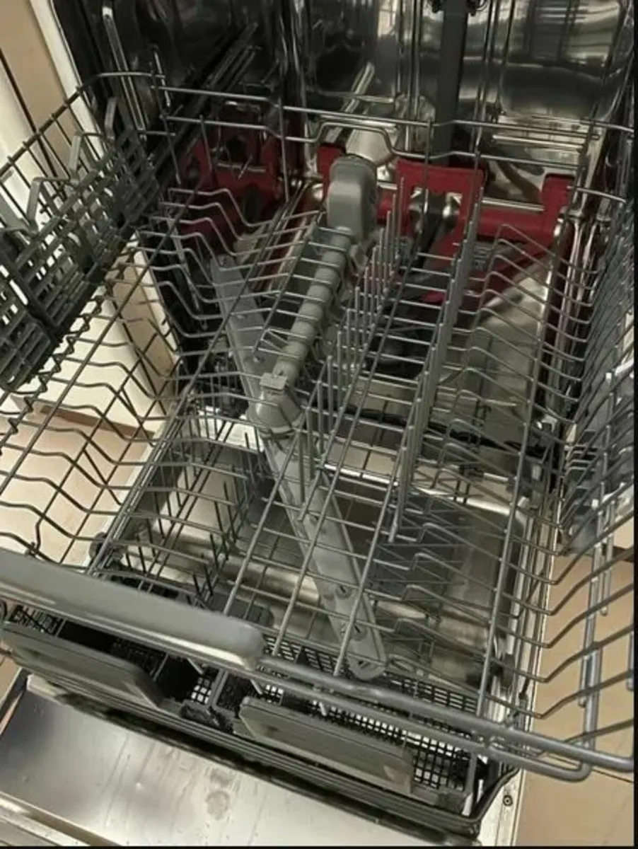 Dishwasher - Image 2