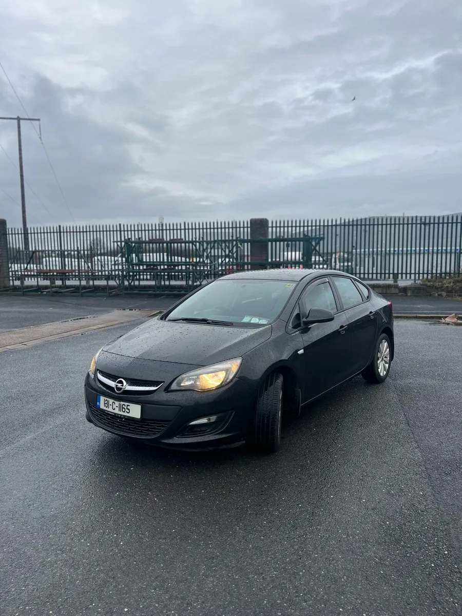 2013 Opel Astra saloon 1.4 NCT 05/26 - Image 2
