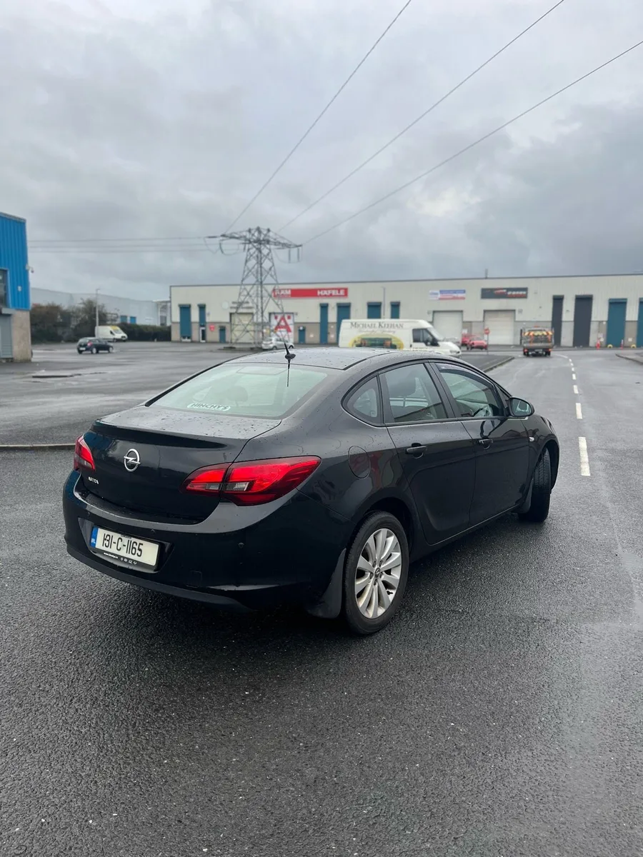 2013 Opel Astra saloon 1.4 NCT 05/26 - Image 3