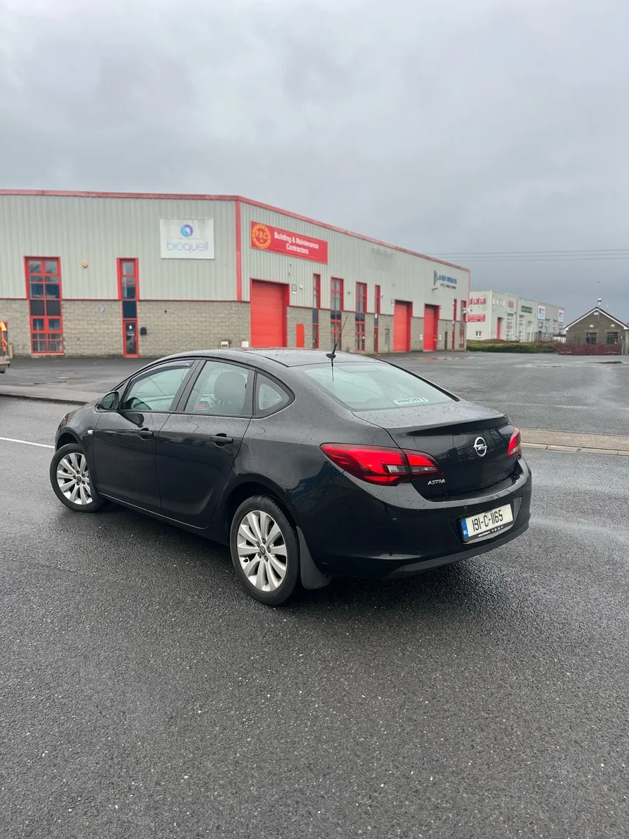 2013 Opel Astra saloon 1.4 NCT 05/26 - Image 4