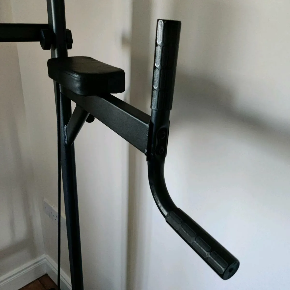 POWER TOWER  PULL UP BAR - Image 3