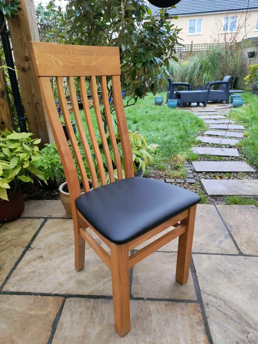 4 oak chairs - Image 1