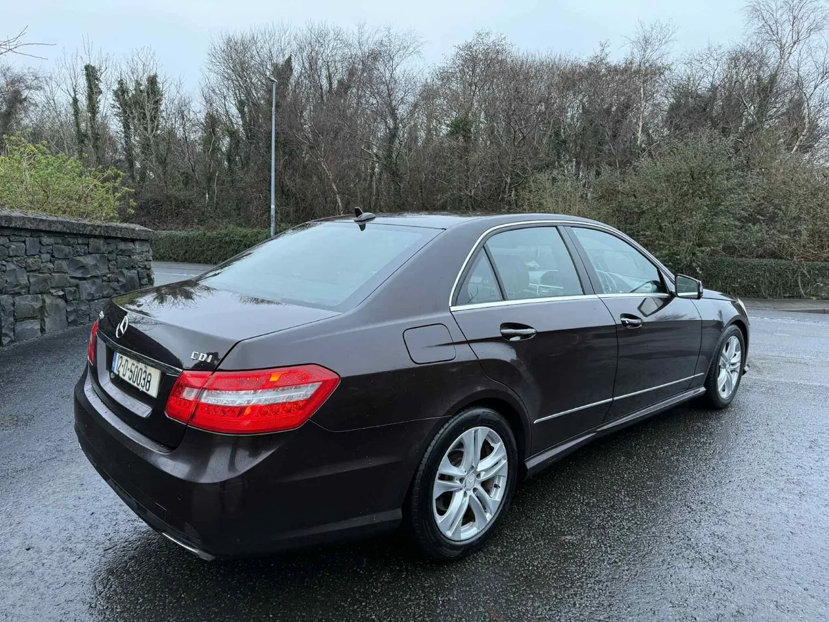 MERCEDES E350D AMG LINE 2012 - Image 3