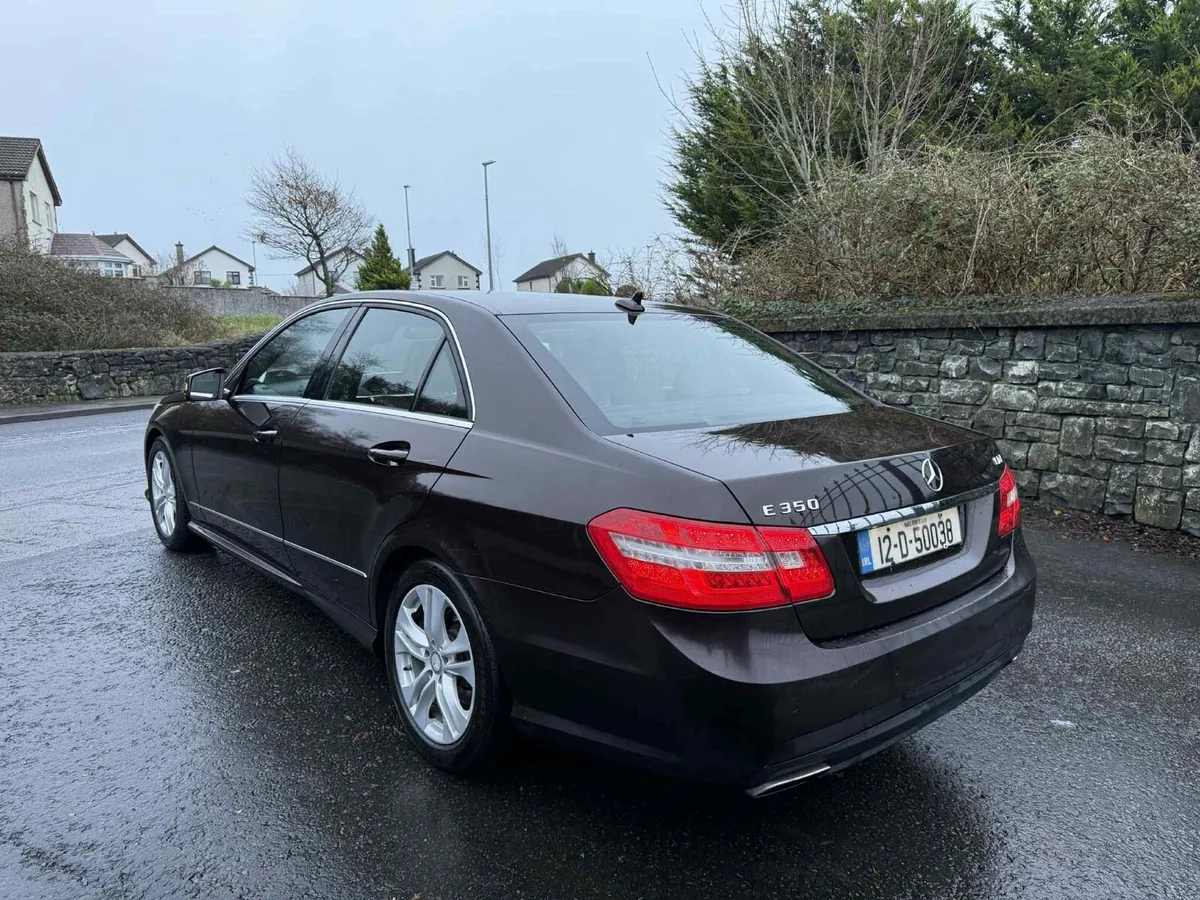 MERCEDES E350D AMG LINE 2012 - Image 4