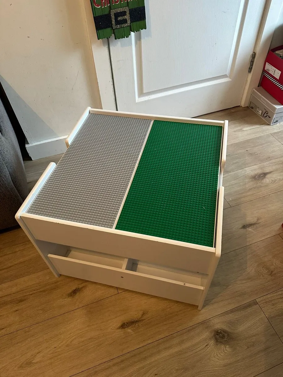 Lego table with Lego - Image 1