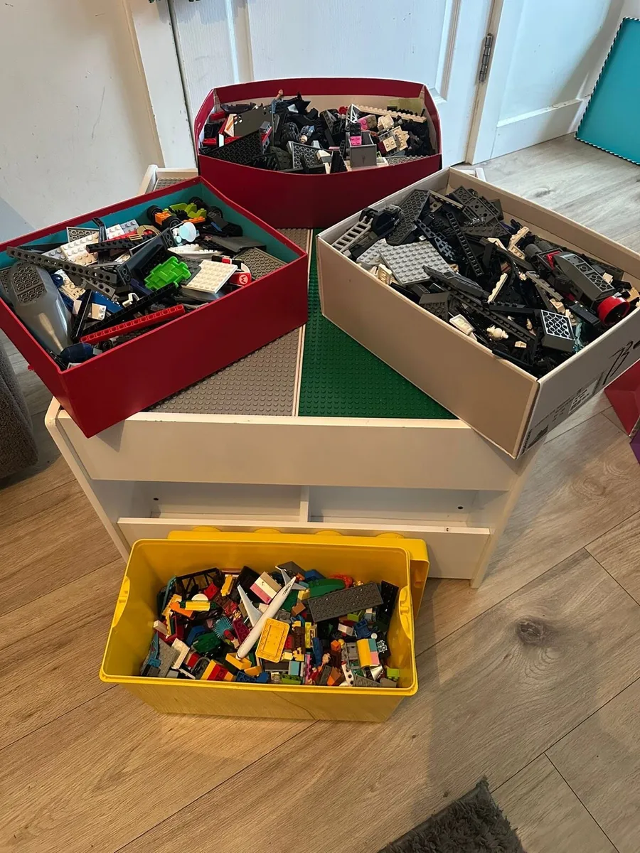 Lego table with Lego - Image 3
