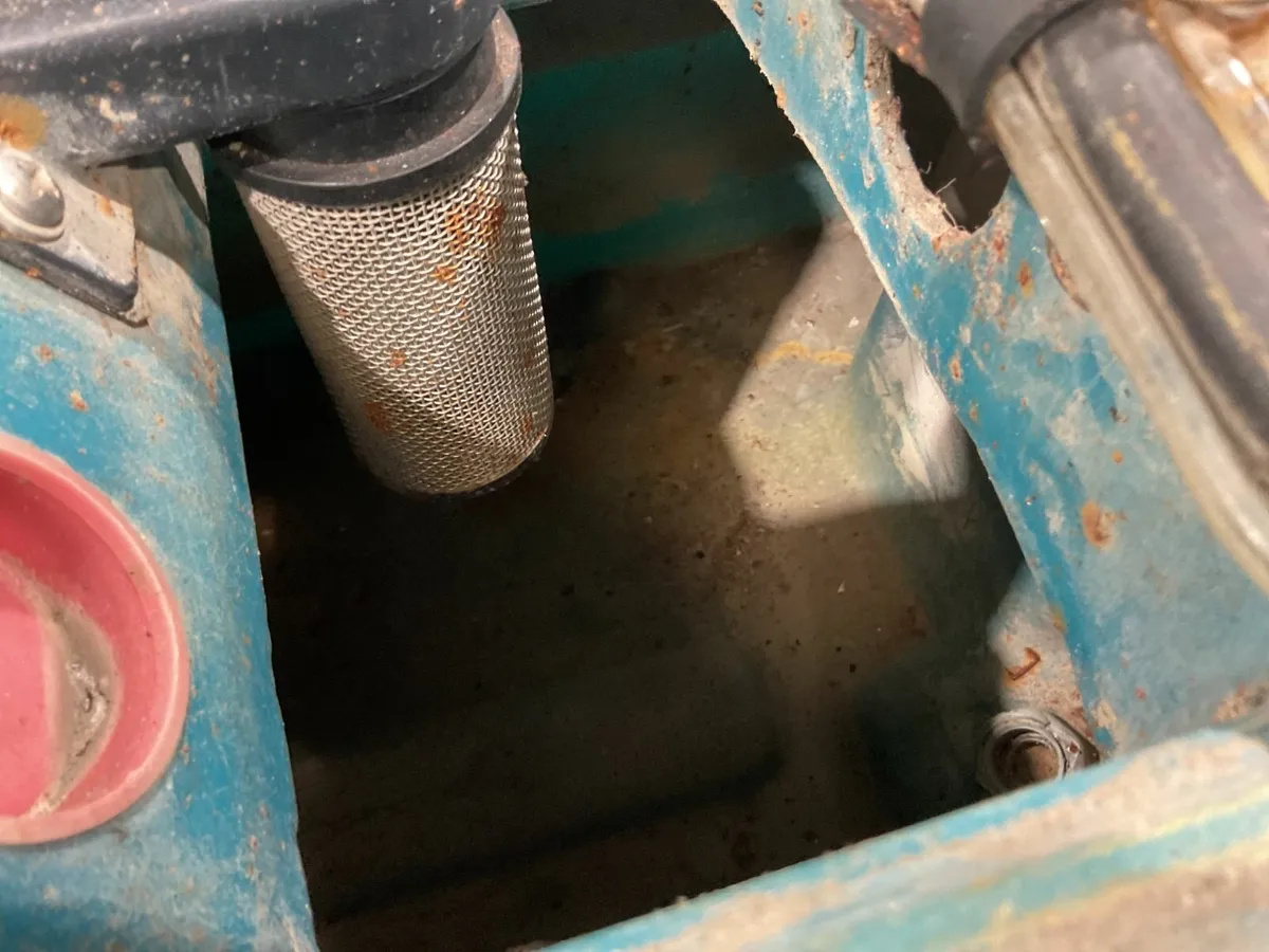 Online Auction Of A Floor Scrubber & More! - Image 2