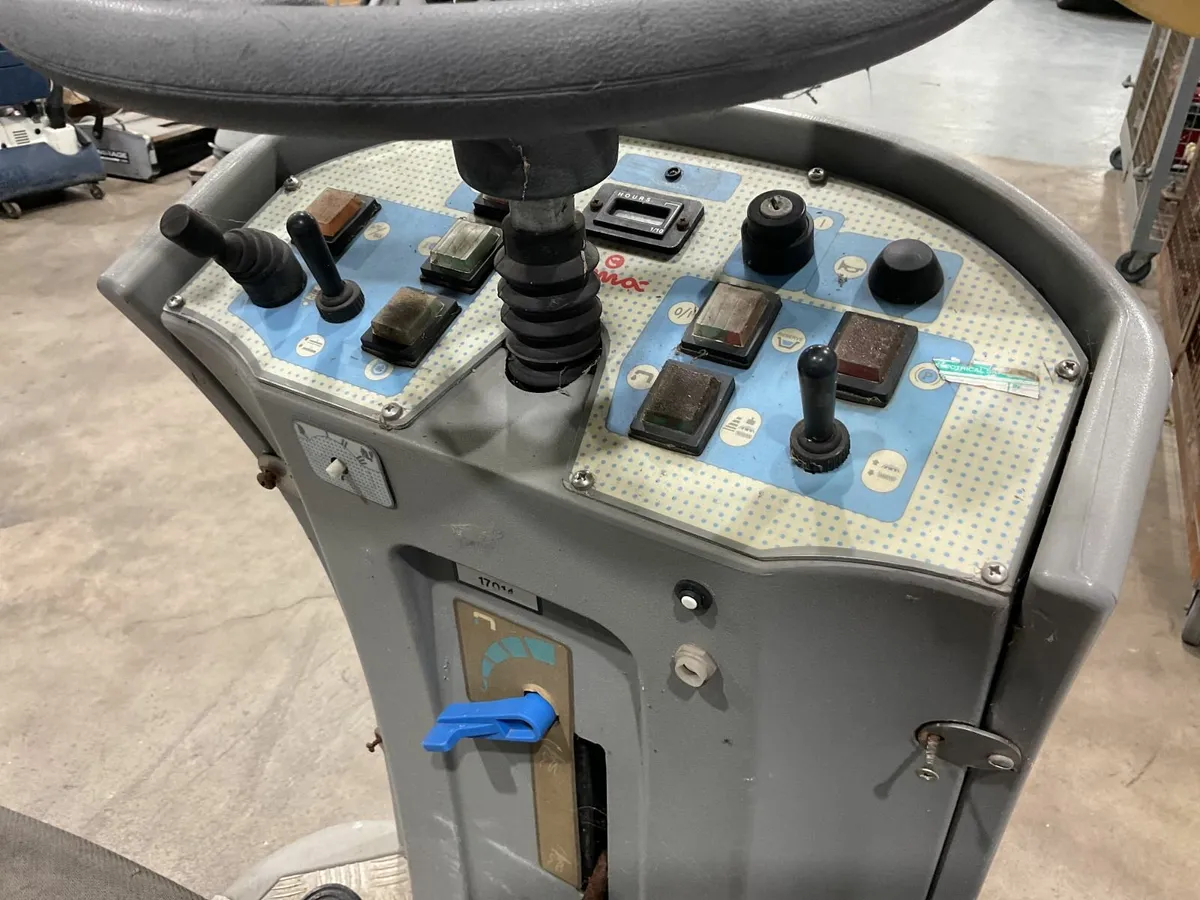 Online Auction Of A Floor Cleaner/ Dryer & More! - Image 2