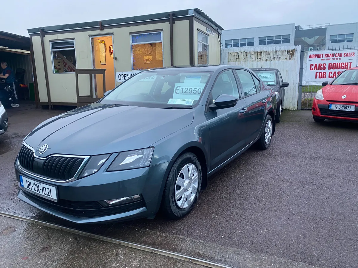Skoda Octavia 2018 LOW MILAGE CAR - Image 4