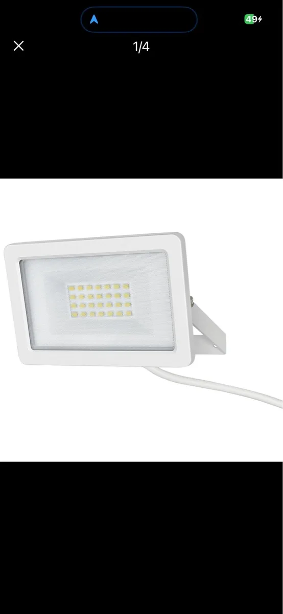 20 watt Floodlights x 3 - Image 1