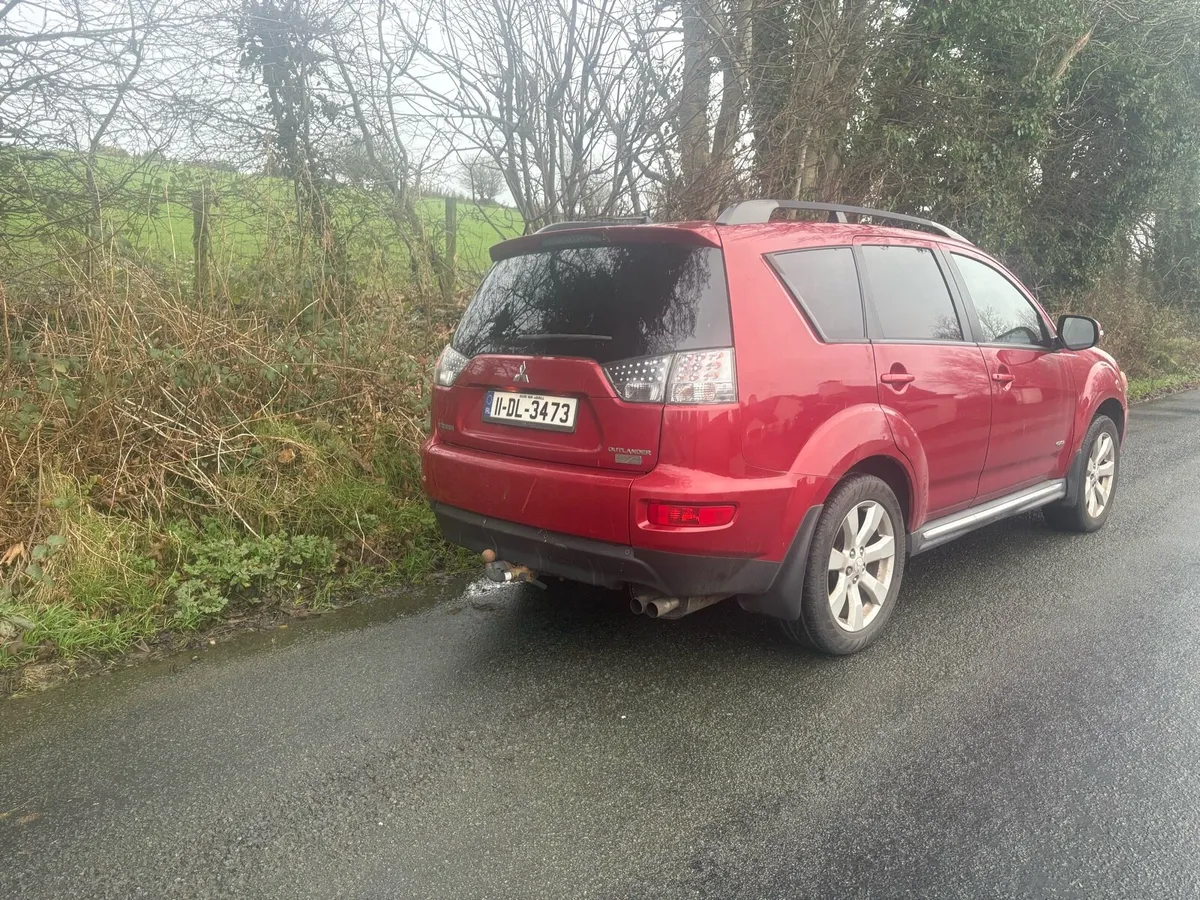 Mitsubishi Outlander 2011 7 seater. - Image 3