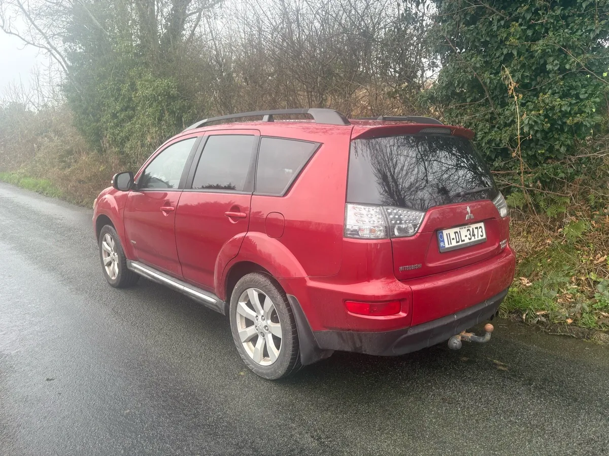 Mitsubishi Outlander 2011 7 seater. - Image 4