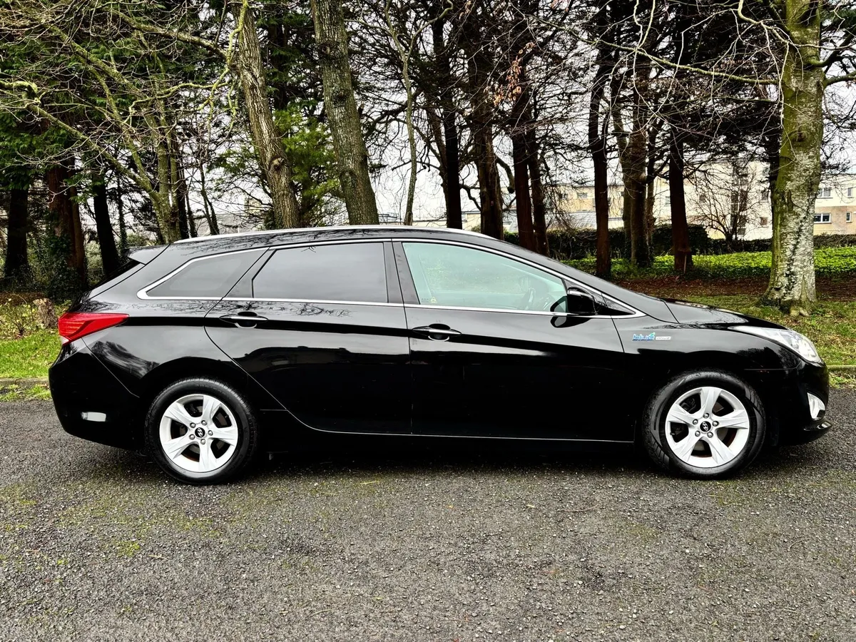 Hyundai i40 Estate 1.7 DSL NEW NCT 01/2027 - Image 3