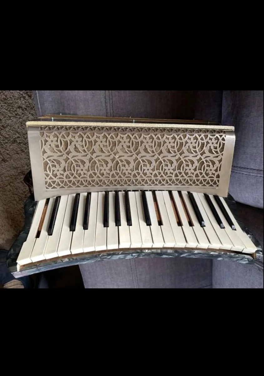 Accordian - Image 4