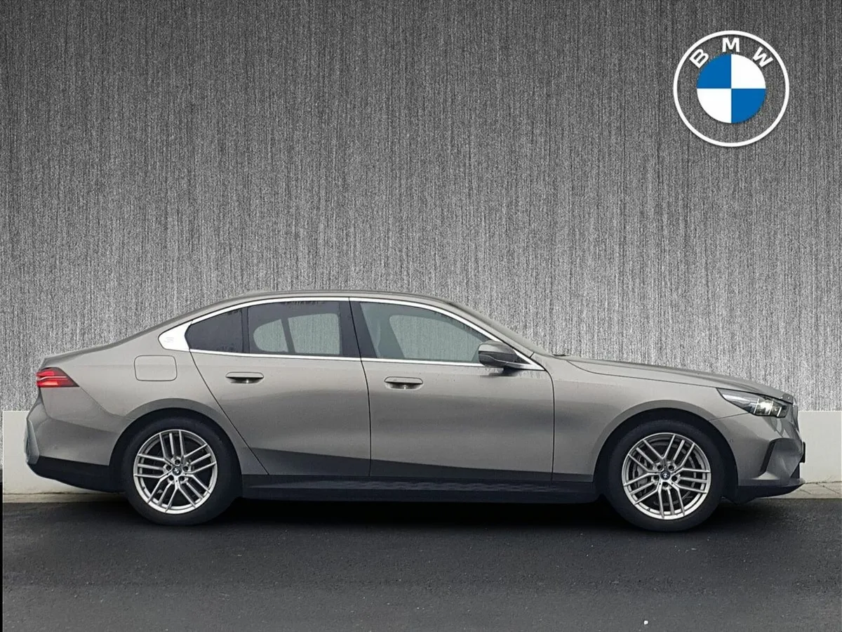 BMW i5 eDrive40 Sport Edition - Image 3