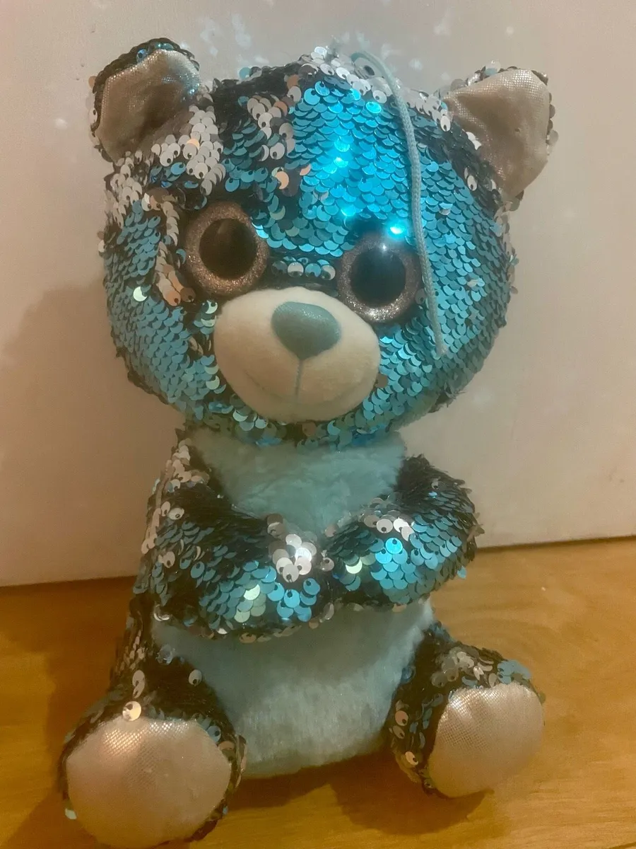 Blue teddy bear