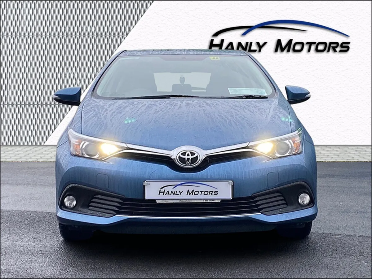 Toyota Auris 1.4 D-4D LUNA 4DR - Image 2