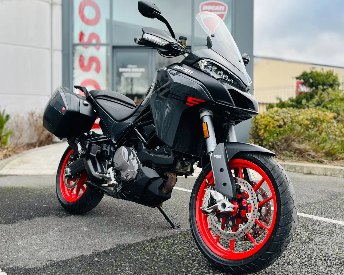 NEW YEAR, NEW DEALS: DUCATI MULTISTRADA V2 S TOUR - Image 3