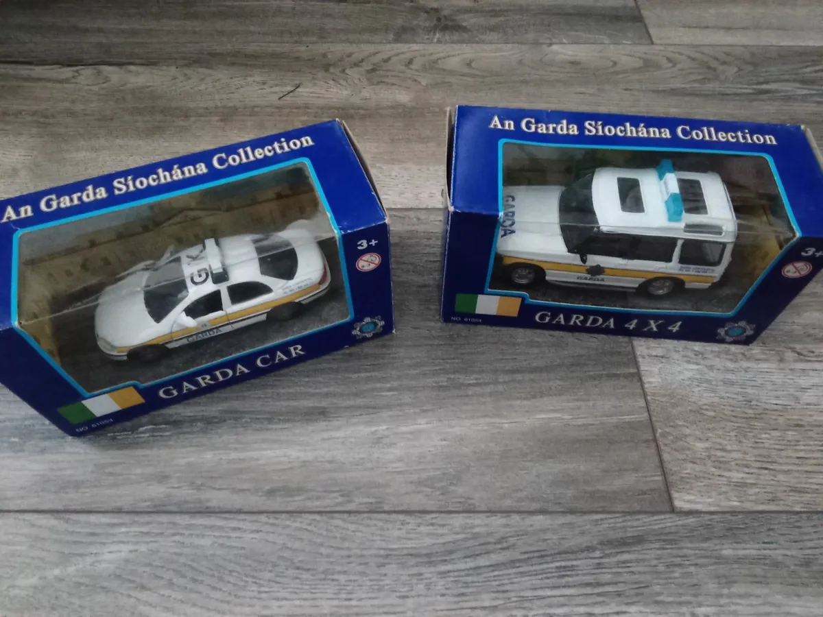 2 x Model Garda Cars. - Image 4