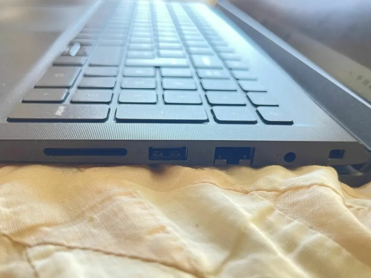 Dell Vostro 3520 - i5(12th)-16GB-2xSSD - Image 2