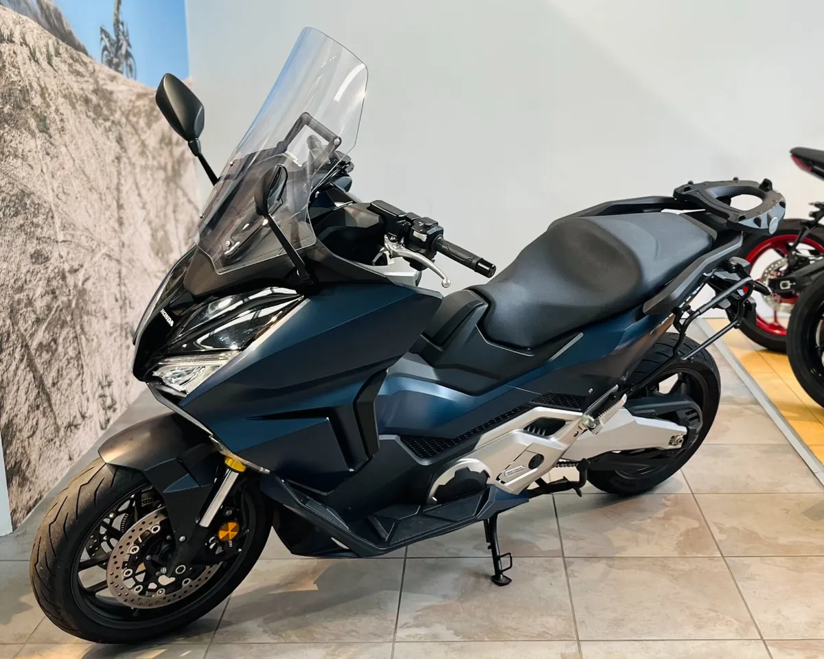 NEW YEAR, NEW DEALS: HONDA FORZA 750 - Image 4
