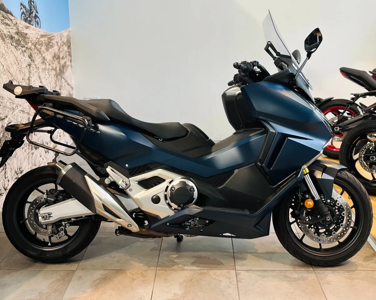 NEW YEAR, NEW DEALS: HONDA FORZA 750 - Image 2