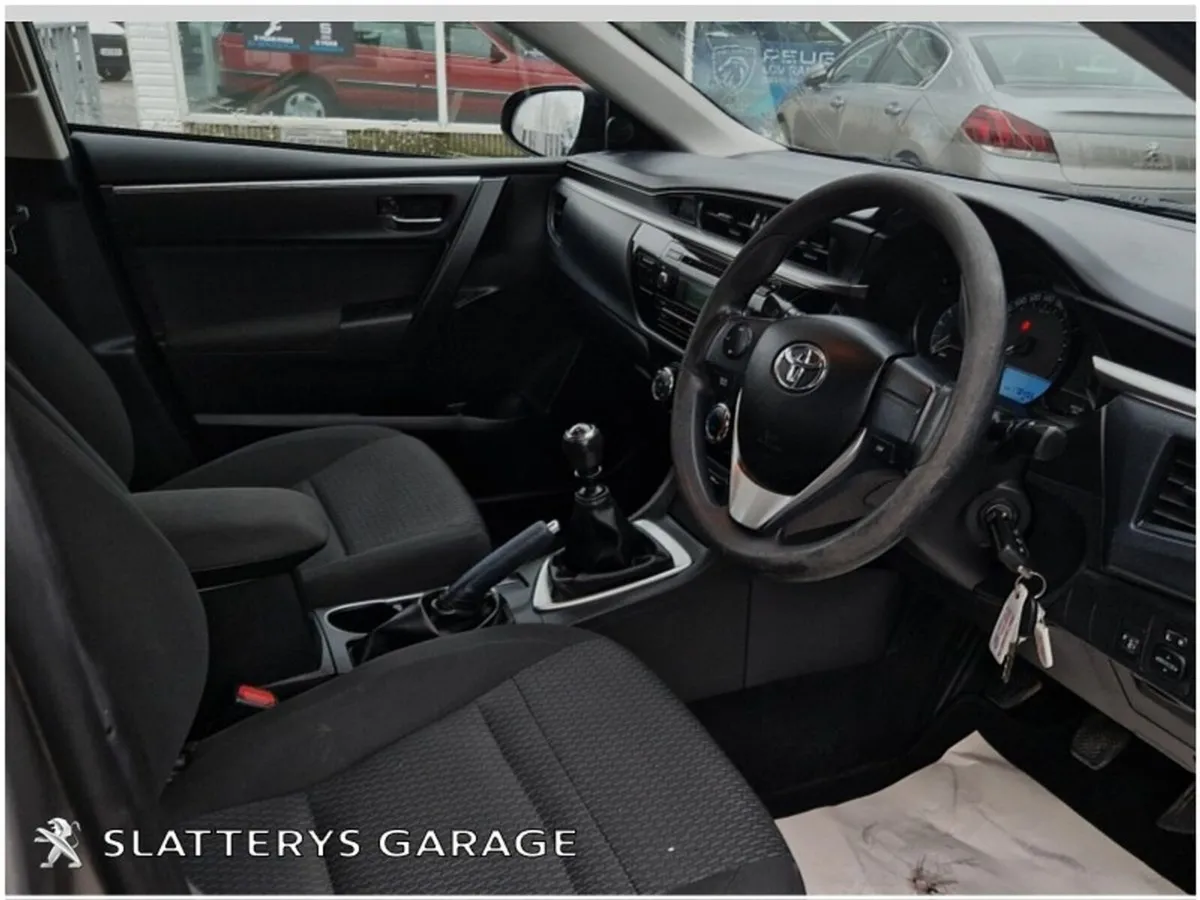 Toyota Corolla D-4D 90 (1.4) Terra - Image 4